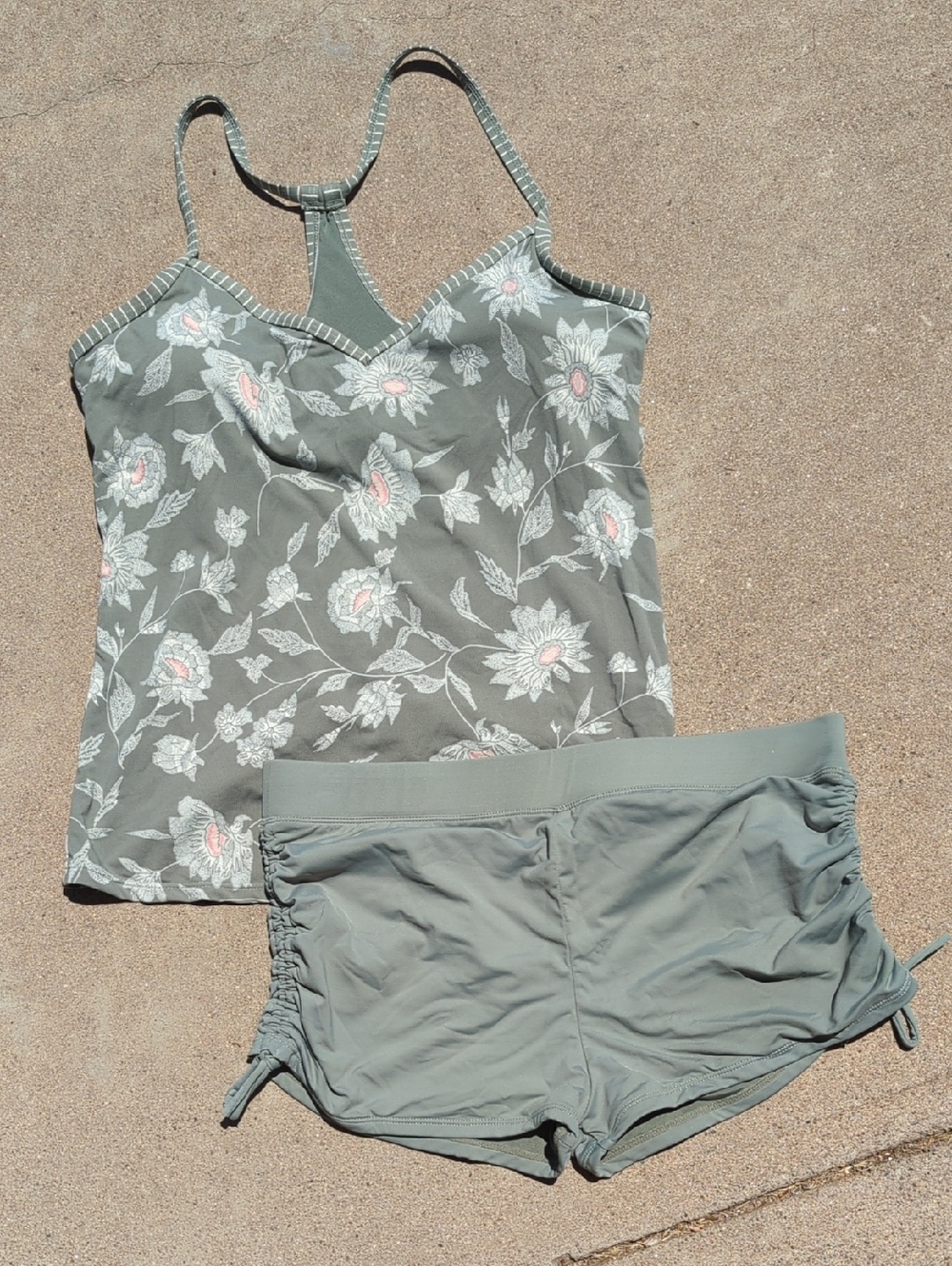 Carve Designs Tankini Top & Matching Shorts, Floral & Solid, L